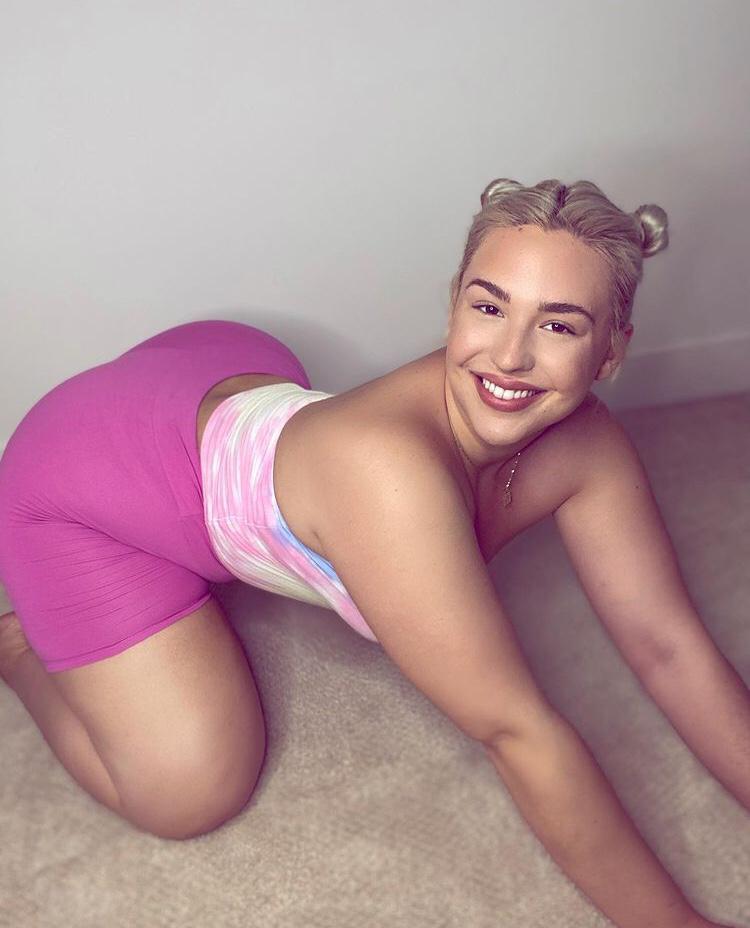 Am down to fuck you goodπ¦π
ππ Am down to fuck you goodπ¦π
ππ