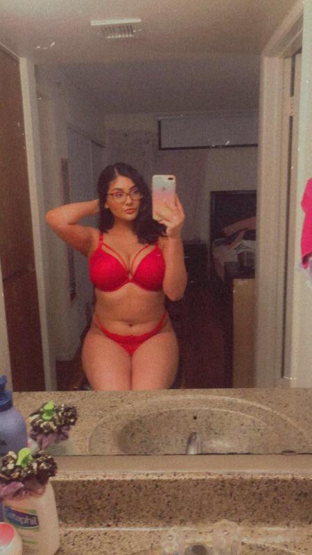 I’m available for hookup 😉❤️🍆🍑💦 add me on snap @ raymoney1109