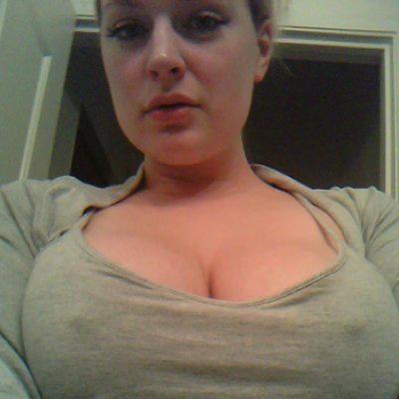 SEXY DANIELLE AVAILABLE FOR BOTH INCALL AND OUTCALL SERVICE