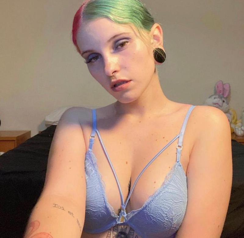 💦 WET🍓JUICY🍑PUSSY🍏cURVY🍦ASS🍭NO RESTRICTION