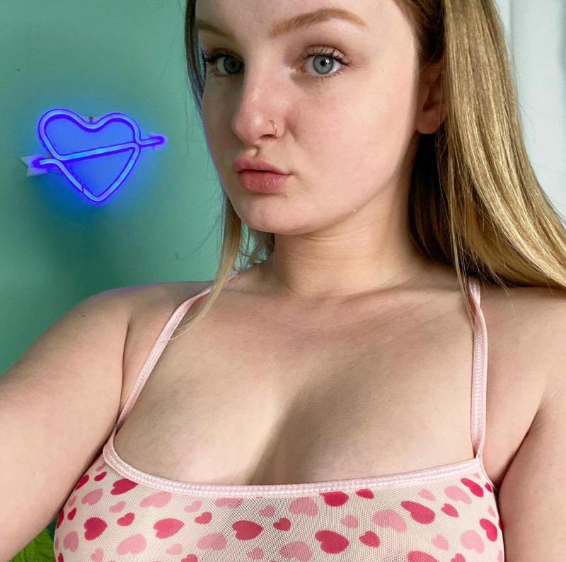 If you are down for sex or bj message me on Snapchat serah_mira