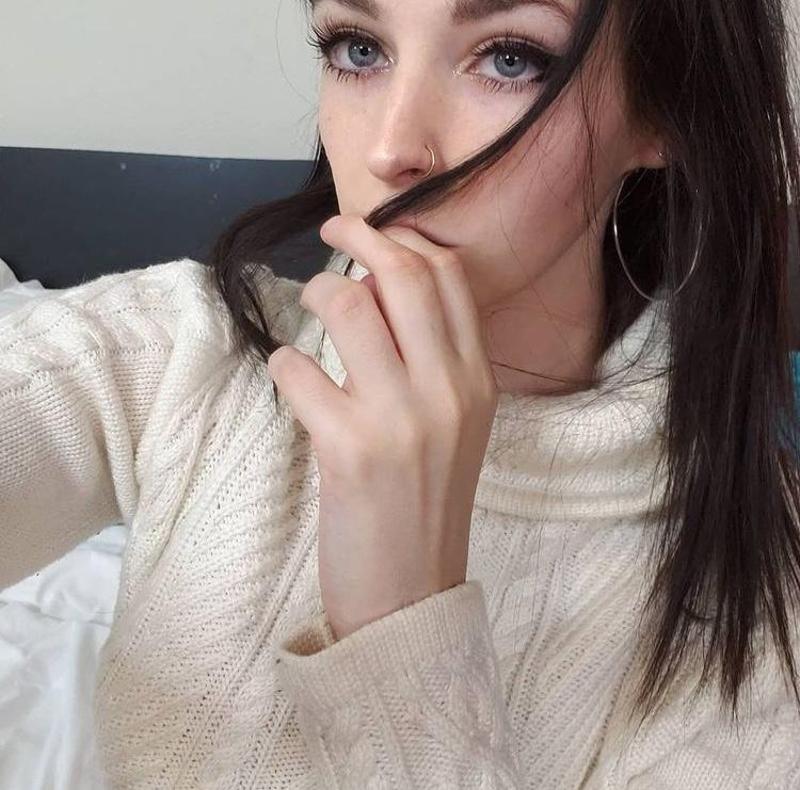 I am available right now YoungHott$exy Classy and Wet text me (605) 496-9979