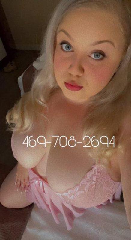 Upscale Curvy Blonde Bombshell