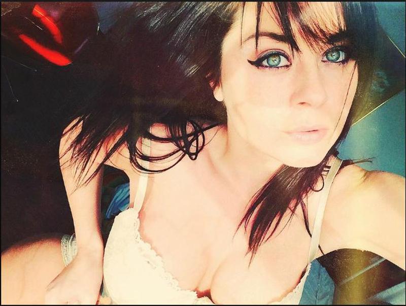 FEMALE ESCORT/HOOK UP. I Will SUCK THE HELL OUT OF YOUR DICK