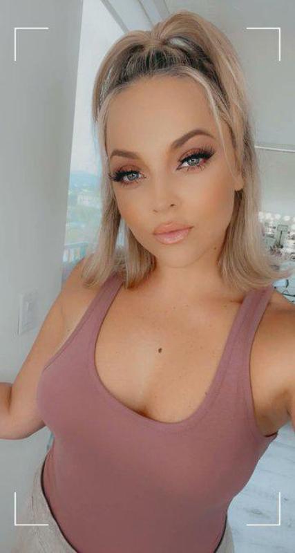 AVAILABLE FOR HOOKUP 🍑👅💋🤪🍆🍑