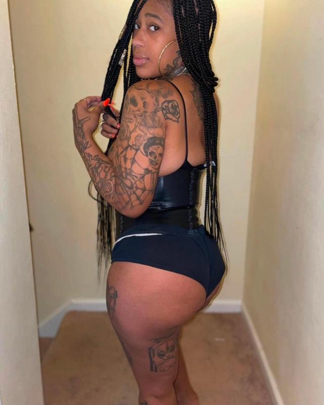 Naughty Fat ass Keisha Available for naughty and freaky hookup