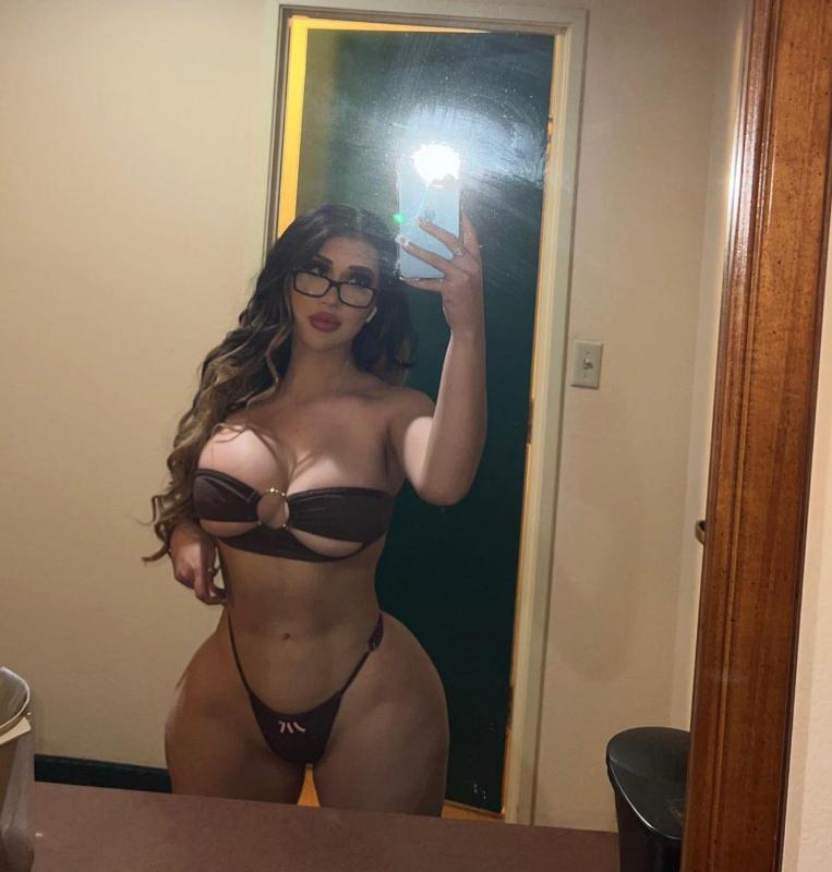 MEET AND FUCK IN 10 MINS💋👅💦 Thick babe 👅👅Snapchat..quintina_read