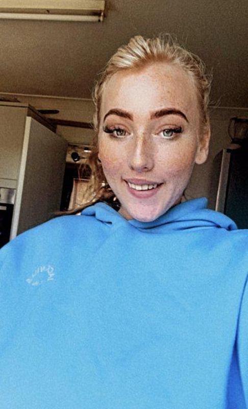 Come fuck me dad, I’m naughty and down for different kind of fun