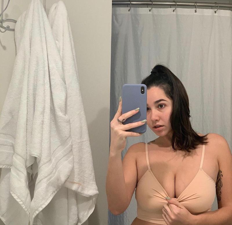 AVAILABLE FOR HOOKUPS 🍑🍆TEXT ME: 747-944-5033 SNAPCHAT: becky_m520