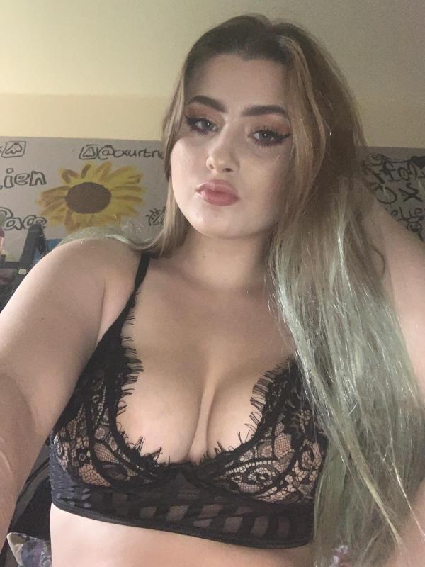 The Hottest sexy and prettiest girl is in Town😌for an sexual experience