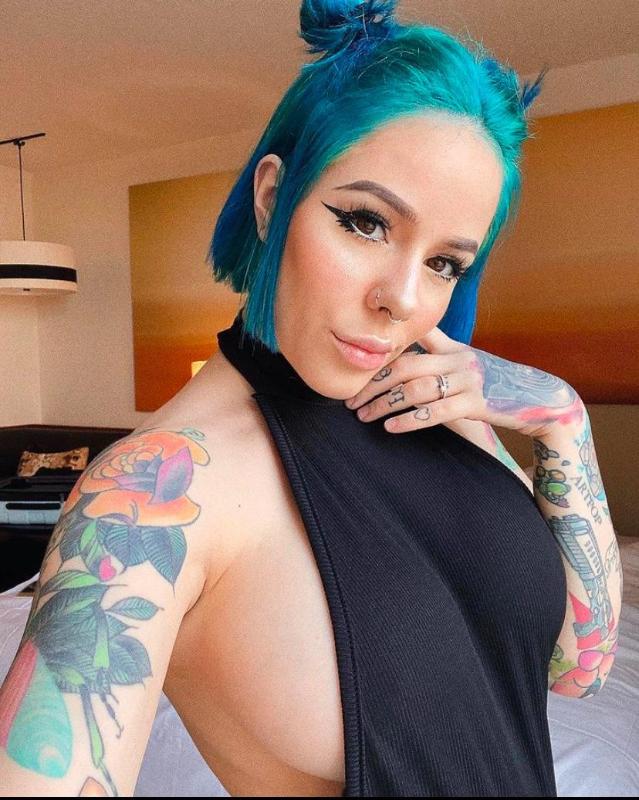 DOWN TO FUCK AND CHILL⁉️ HMU ON SNAPCHAT @ V_VALLE2808 💯