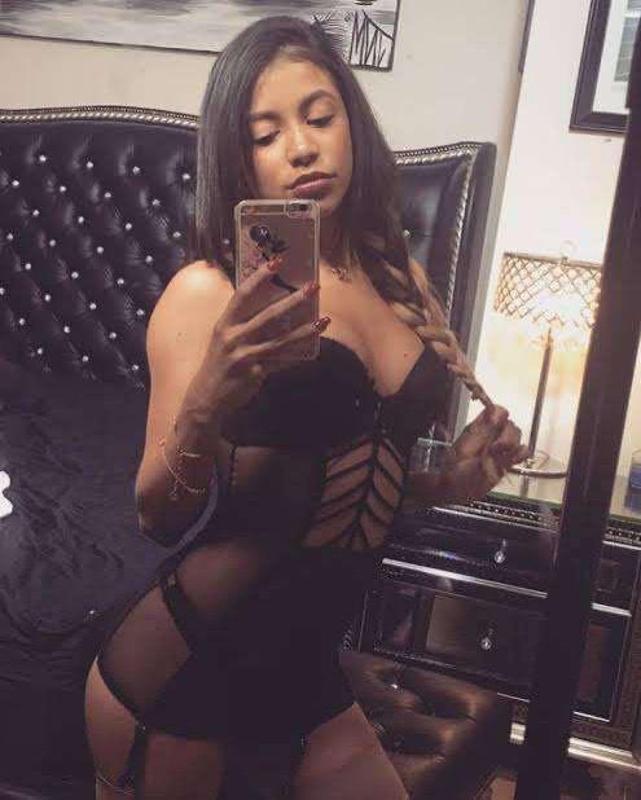 DOWN TO CHILL AND HAVE FUN 🤼‍♂️ HMU ON SNAPCHAT @camela4601