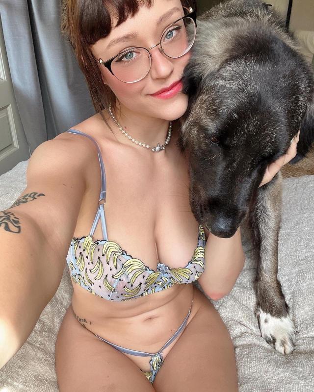 Pay2Play😜 freaky fun wet sexy escort to be with 💦🍆😜👅