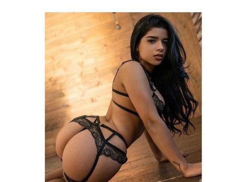 SEXY LATINA REAL PICS 📲📲📲 FULL GFE