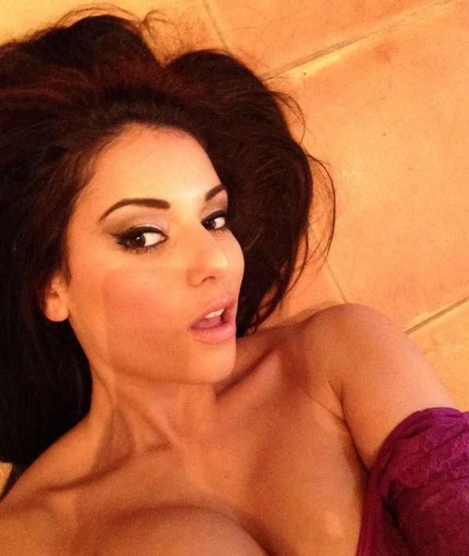 Sexy Lady Looking For Matured Hookup