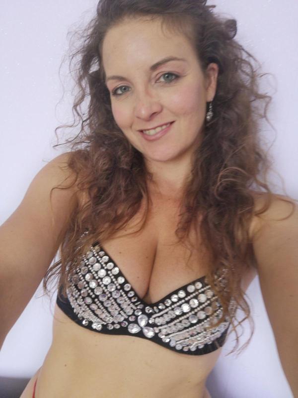 I’m available for incall and outcall services