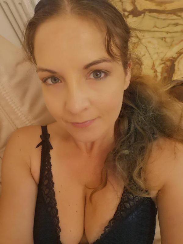 I’m available now for fun HMU cell: (334) 441-4625