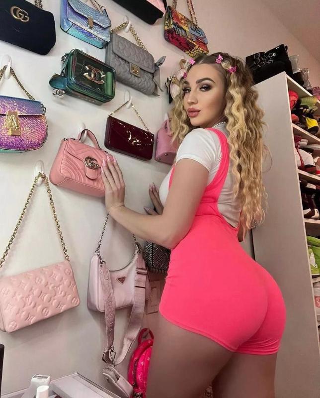 Best escort available for hook anytime