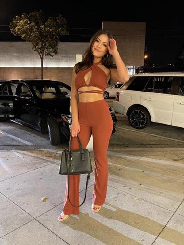 HORNY AND WET💦🤤CLEAN T!TS AND PUS$Y👅😻