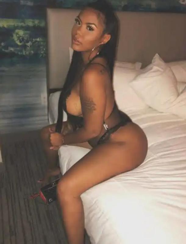 An escort who's ready for fun