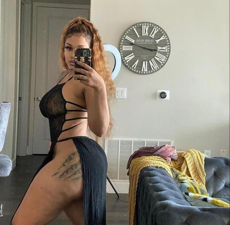 I’m ravailable for hookups 🍆🍑 🍆